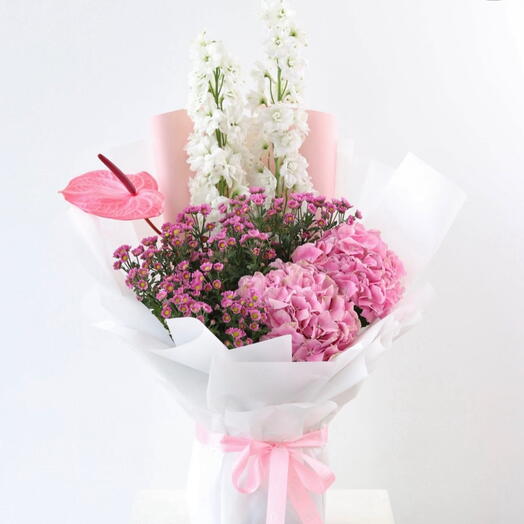 Odessa Bloom - роскошный белый и розовый специальный букет от флориста