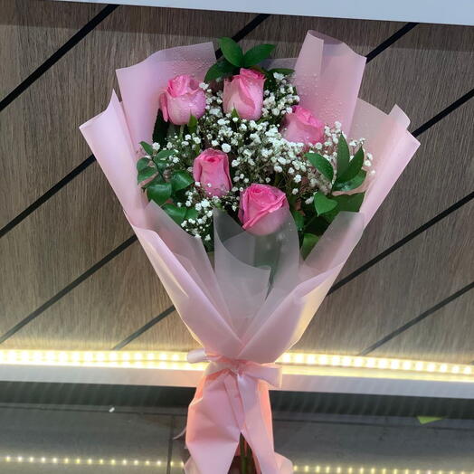 Розовый букет — подарок для девушки