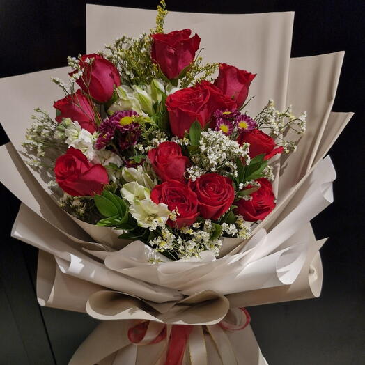 Букет фуксиевых роз 💐