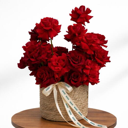 Красная алая корзина День святого Валентина
