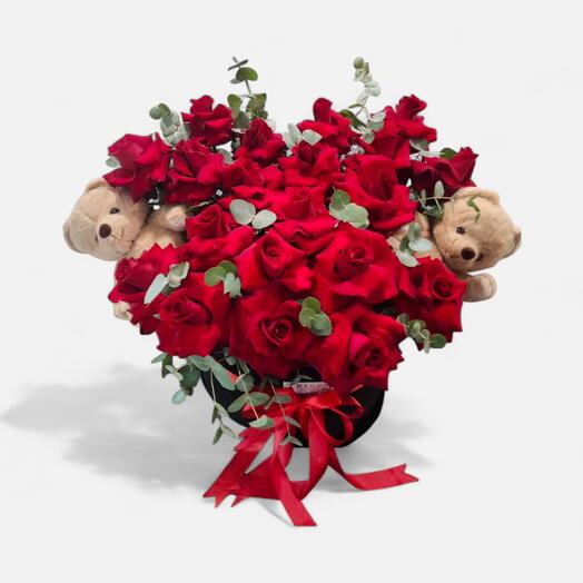 Rosa roja clásica con lindo osito de peluche