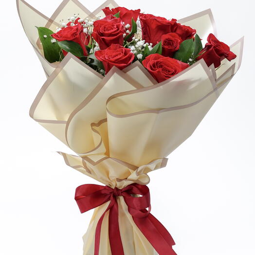 Дюжина красных роз