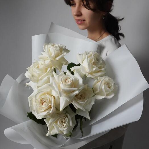Bouquet of white roses premium Dubai