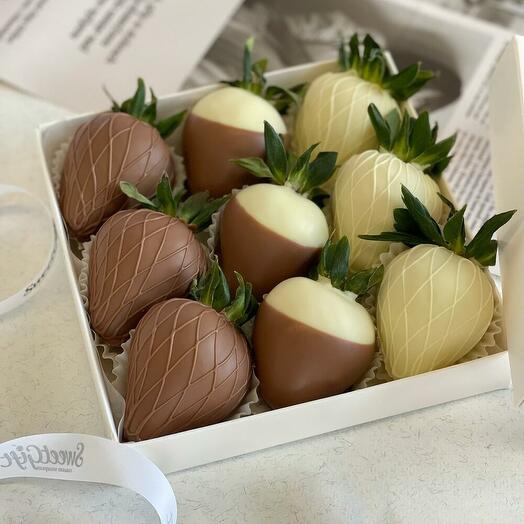 Chocolate covered strawberries "Elegance" 9 pcs
