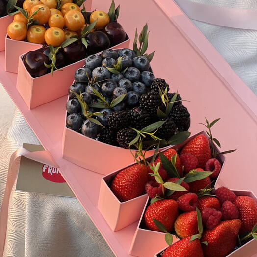 Best Mom Ever – Premium Mixed Berries Gift Box by Fruitify