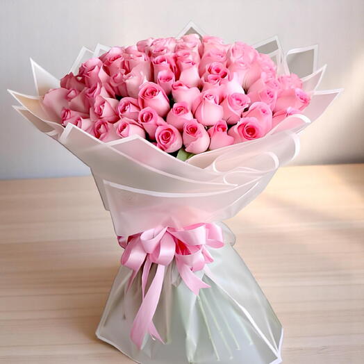 Элегантный букет розовых роз - доставка свежих цветов
