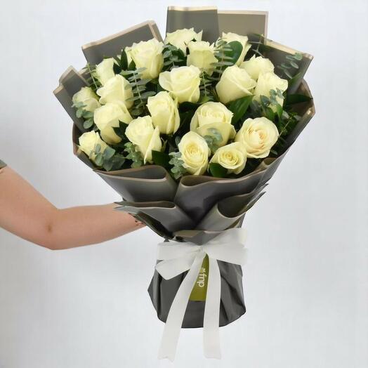 Букет белых роз