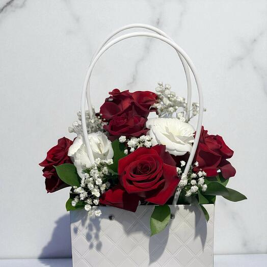 Белая сумка роза