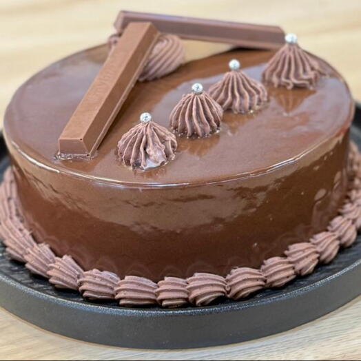 Шоколадный торт KitKat