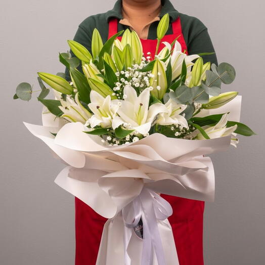 Pure White Lily Elegance – 11 Stems