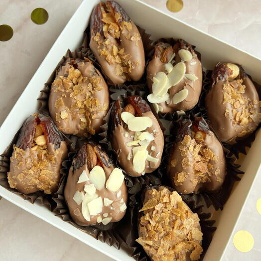 Финики в молочном шоколаде с орехами в подарок