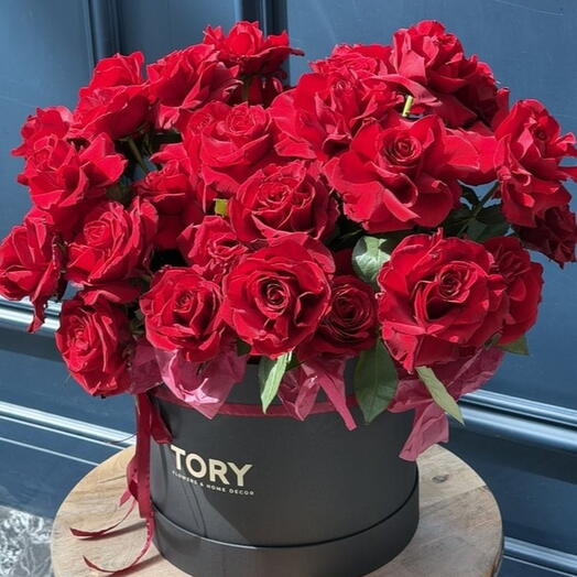 Roses françaises dans une boîte "Indice subtil"