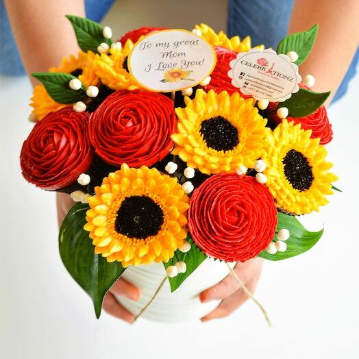 Солнечный букет капкейков