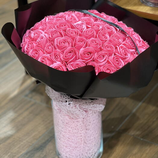 99 Roses in a bouquet