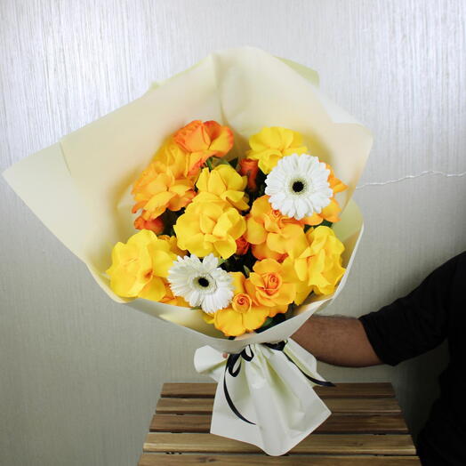 Bouquet de roses jaunes et oranges 1113