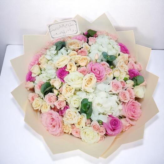 Букет гортензий Barbie Pastel Rose – элегантная композиция из розовых и персиковых спрей-роз