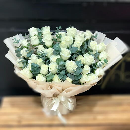 Brise d'eucalyptus et rose blanche