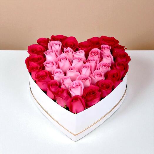 Розоватая композиция в форме сердца