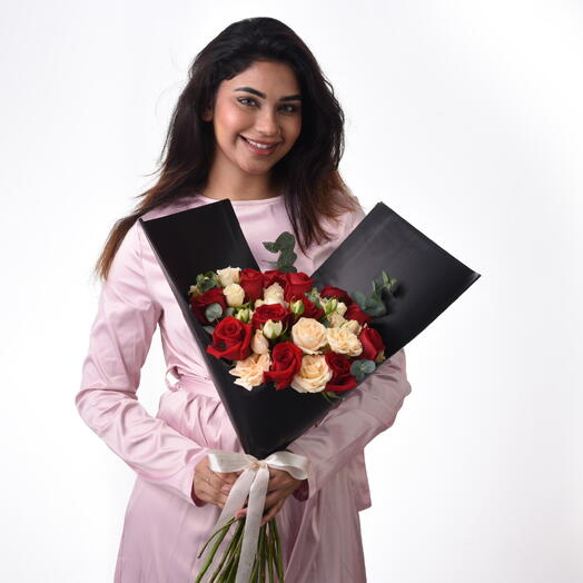 Ramo de 20 rosas rojas y melocotón