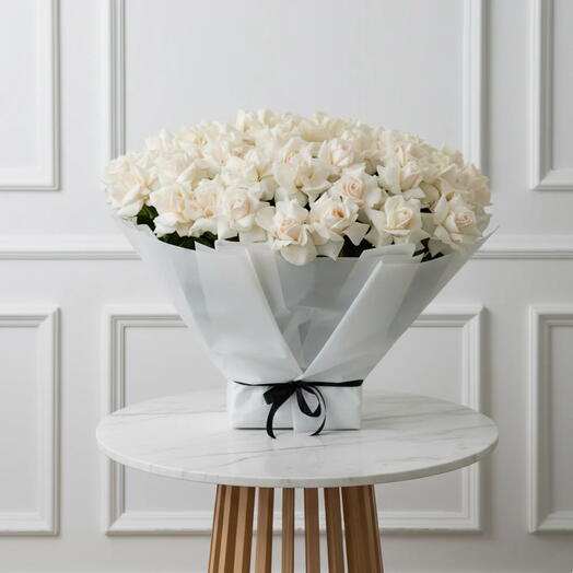 Trendsetter – 51 white roses in white wrap | luxury white bouquet | anniversary gift | elegant flowers | premium bouquet
