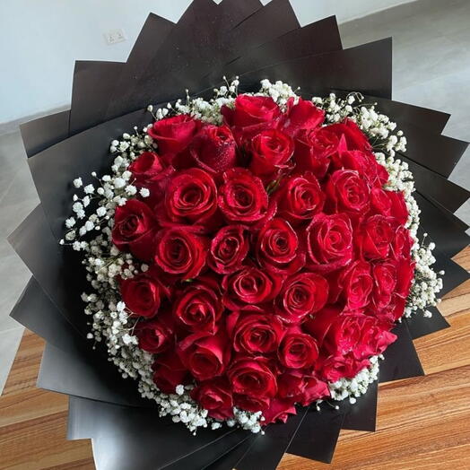 Премиальный букет из 30 красных роз