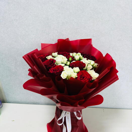 Красно-белый Woow