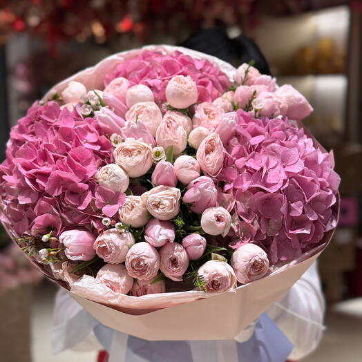 Розовое объятие