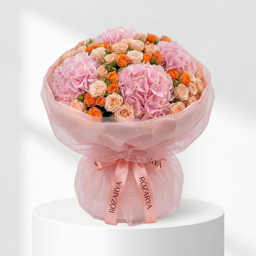 Облако закатного сорбета: Розовая гортензия   Яркая роза люкс