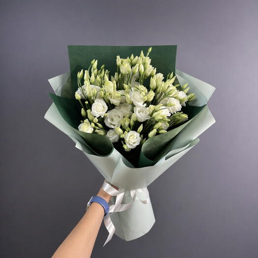 White Eustomo in Green and White wrap