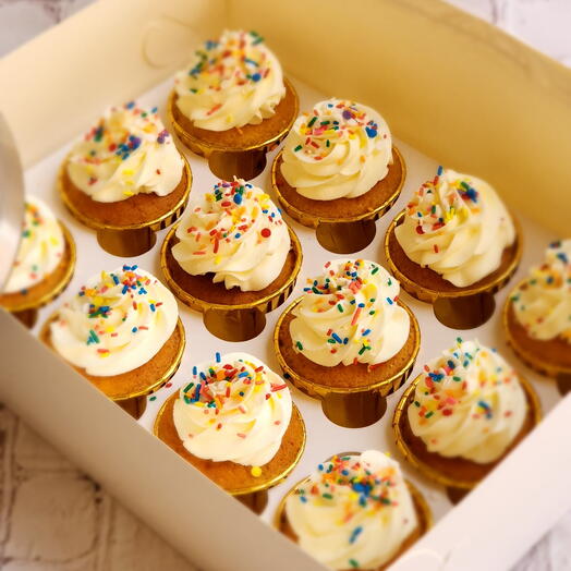 Plain cupcakes
