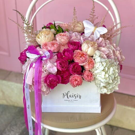 Butterfly box with Hydrangeas and Garden Roses