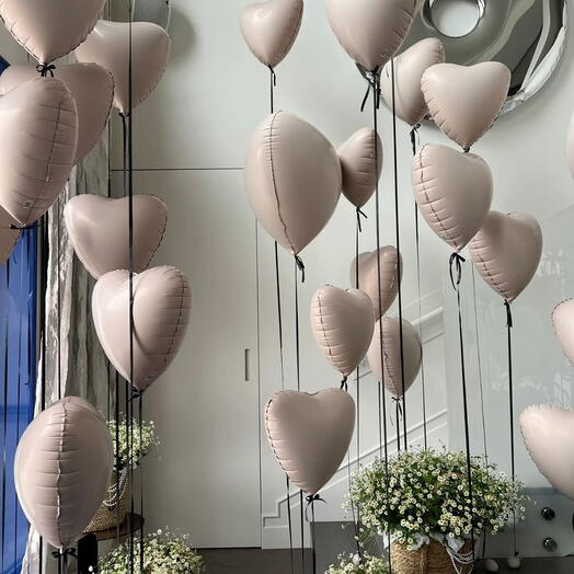 Mix of balls and daisies