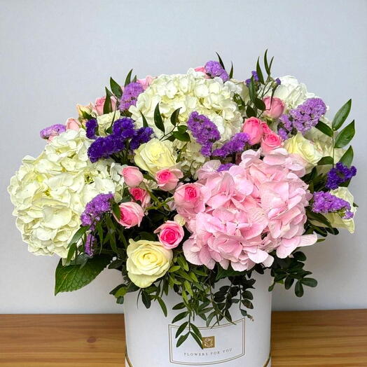 Гортензии Розы в коробке