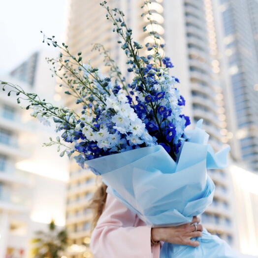 Ocean: Небольшой букет из 15 синих дельфиниумов