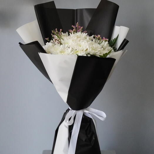 Ретро- Чёрно-белый букет хризантем