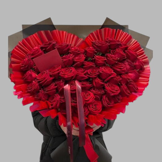 Love Date Luxury Heart-Shaped Red Rose Bouquet