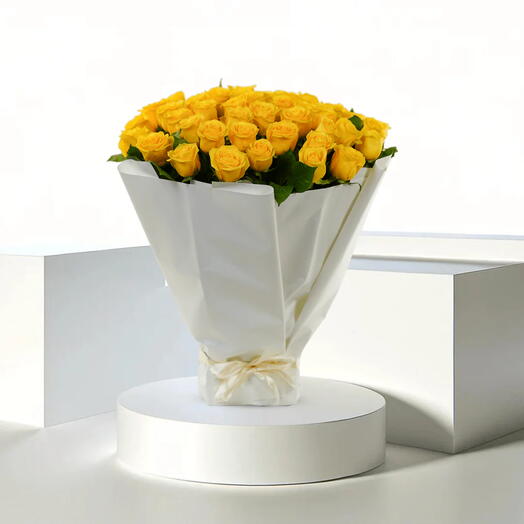 Amistad – 30 rosas amarillas en envoltorio blanco | ramo amarillo de lujo | regalo de cumpleaños | flores de agradecimiento | ramo alegre