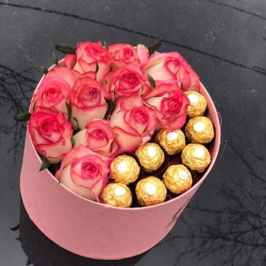 Jumilia rose with choco hatbox