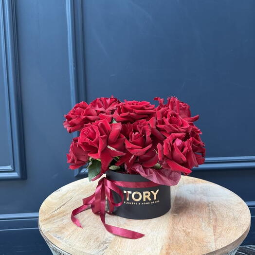 11 red roses in a box