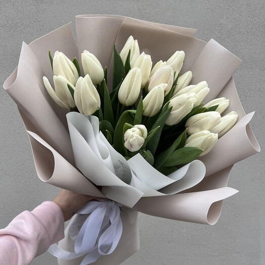 ТЮЛЬПАН  В БУКЕТЕ