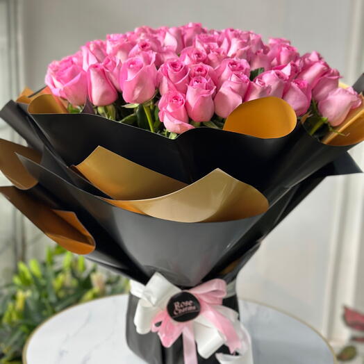 Luxury 101 Pink Roses | Captivating Bouquet of Abundance | Same-Day Dubai Delivery