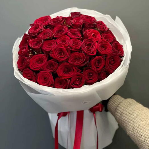 Премиальный роскошный букет из 50 красных роз
