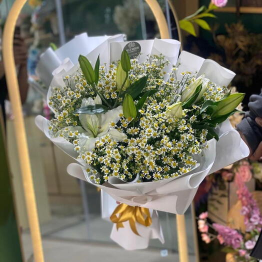 Букет Purity _ элегантные белые лилии и ромашки