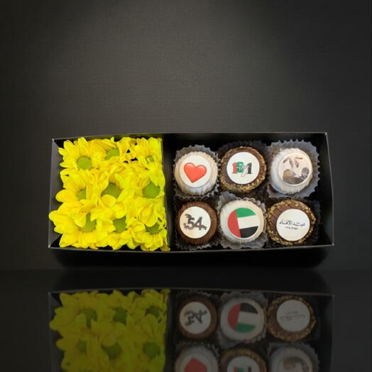 Средняя подарочная коробка с гвоздиками и шоколадом (6 шт) - с принтом