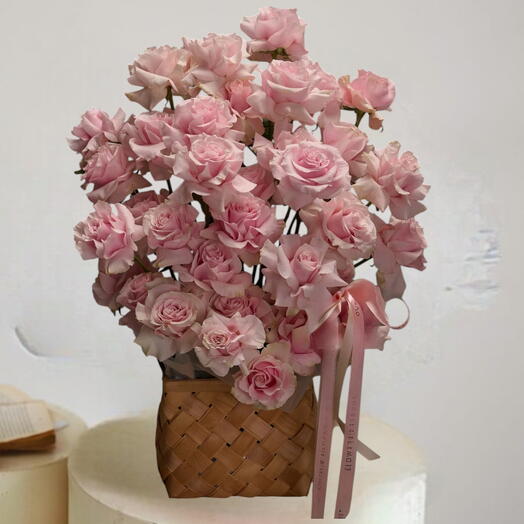 Роскошная розовая корзина _ Специально к Дню святого Валентина Классическая розовая роза Basy