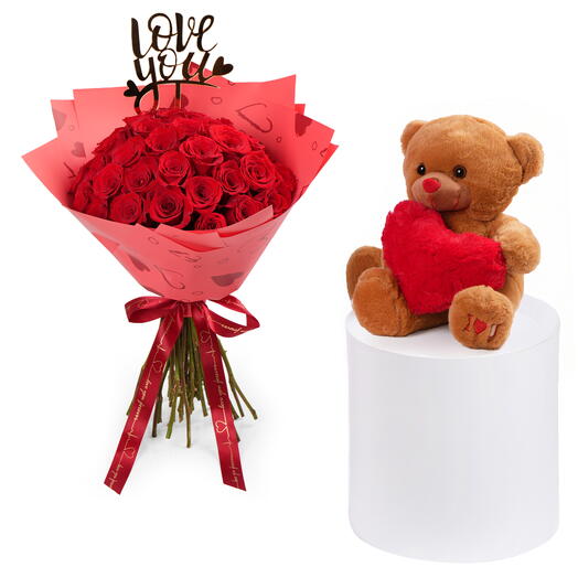Любовный букет из 35 красных роз с плюшевым мишкой