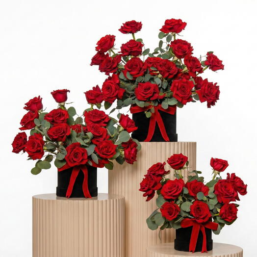 Коробка с красными розами – роскошный набор из 3 романтических коробок