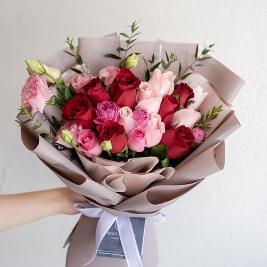 Цветочный бархатный очаровательный букет