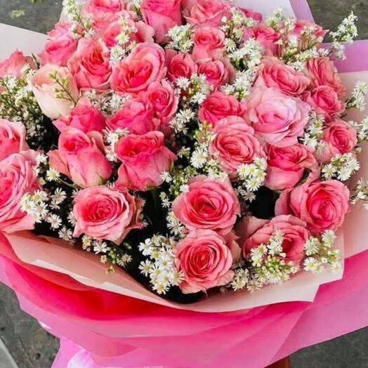 Букет розовых роз