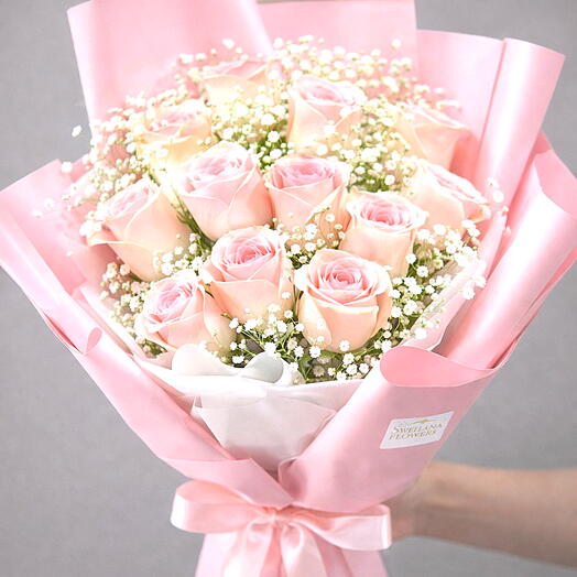 Romantic Pink Roses – 11 Roses Bouquet